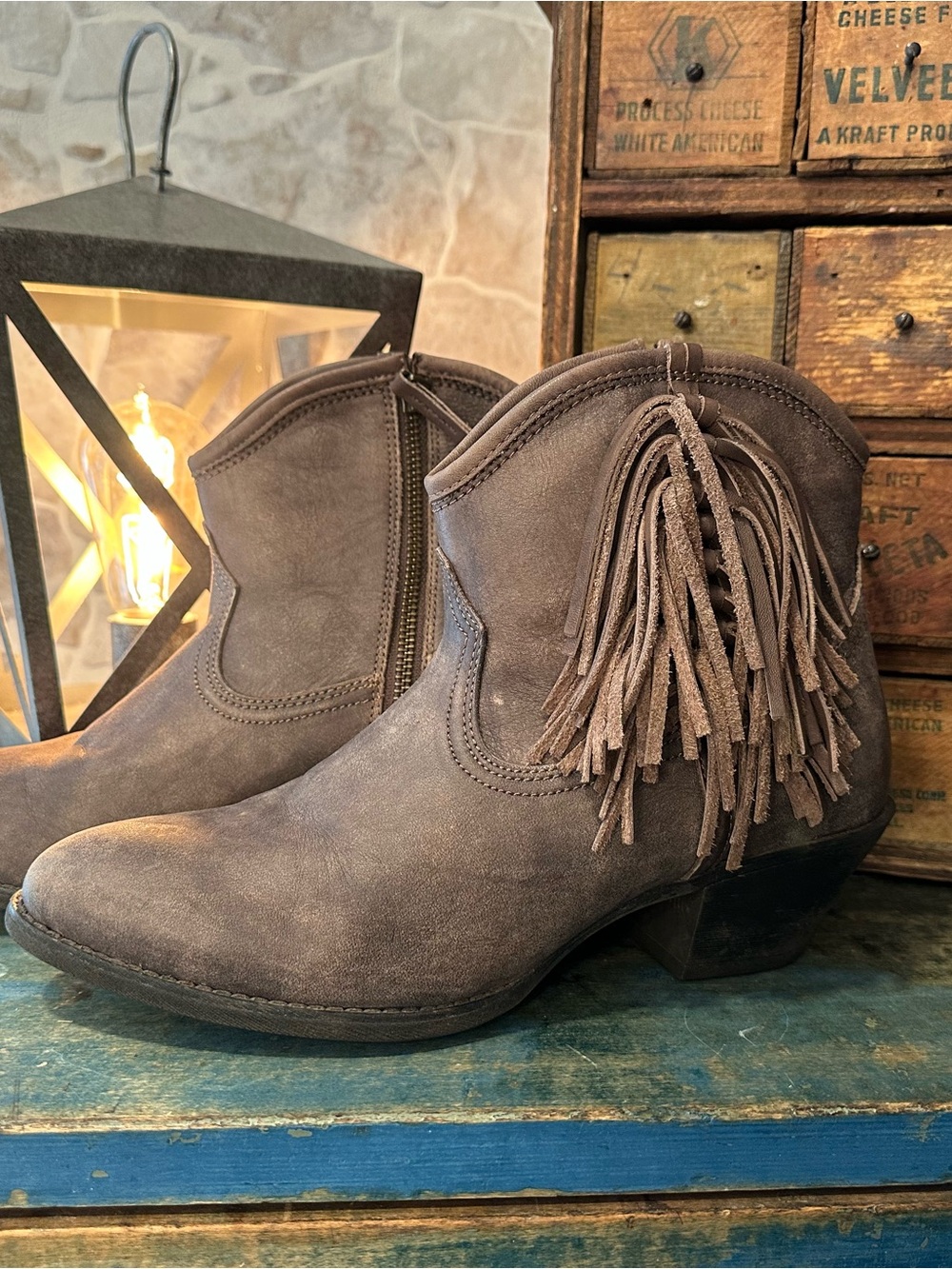 Arita Duchess Western Cowboy Boots